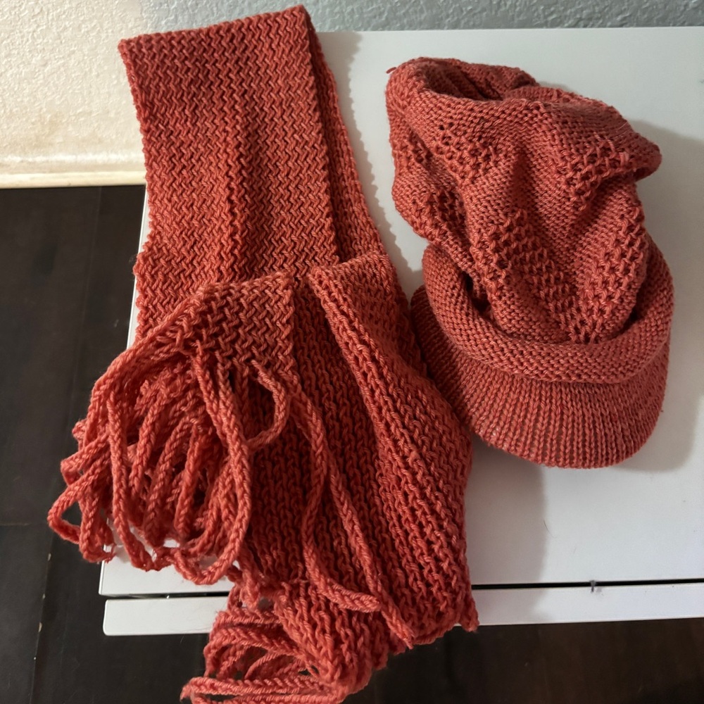 Coral Knit Scarf and Hat Set slouchy NWOT newsboy cap Rasta tam dreadlock